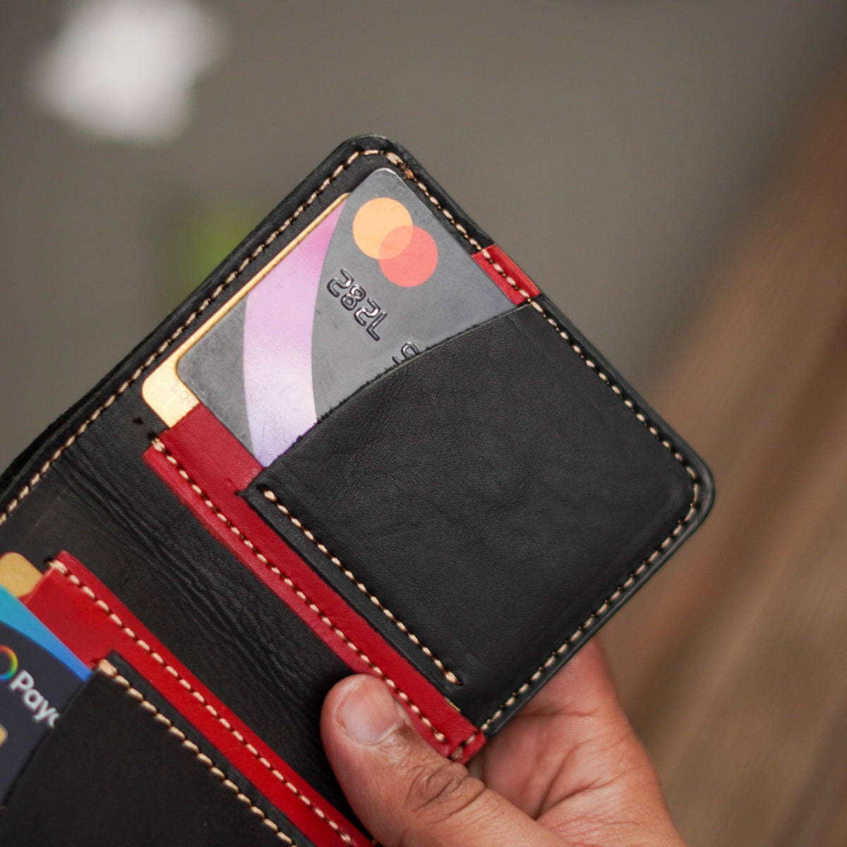 Handmade Bifold Wallet in Pure Black Leather – Stylish & Durable