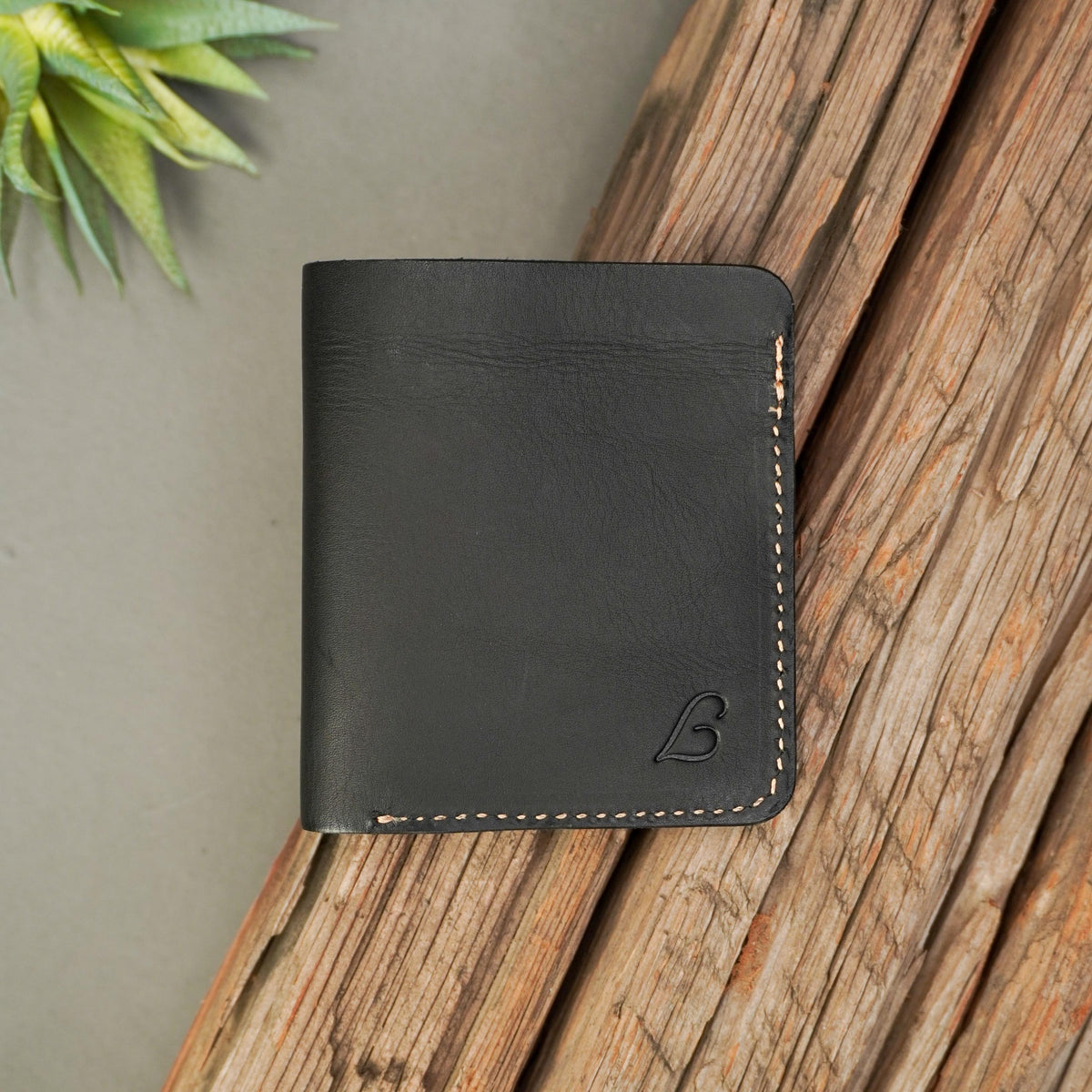 Handmade Bifold Wallet in Pure Black Leather – Stylish & Durable